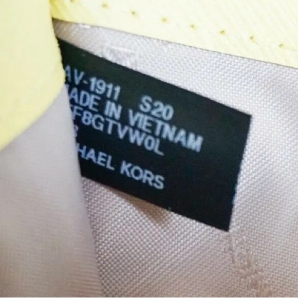 Michael Kors Jet Set Travel Lg Double Zip Wristlet Leather Wallet sunshine ⭐️ - Picture 6 of 11